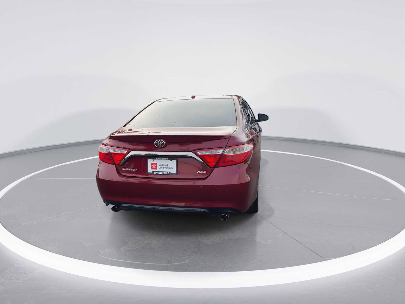 Thumbnail: 2017 Toyota Camry - 7