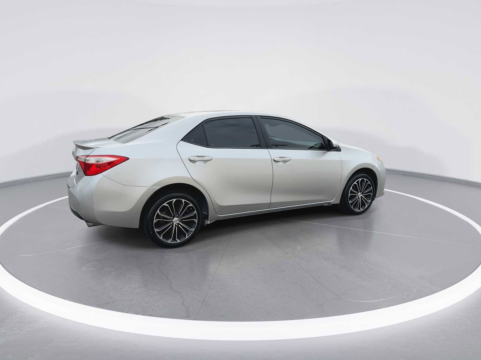 Thumbnail: 2016 Toyota Corolla - 8