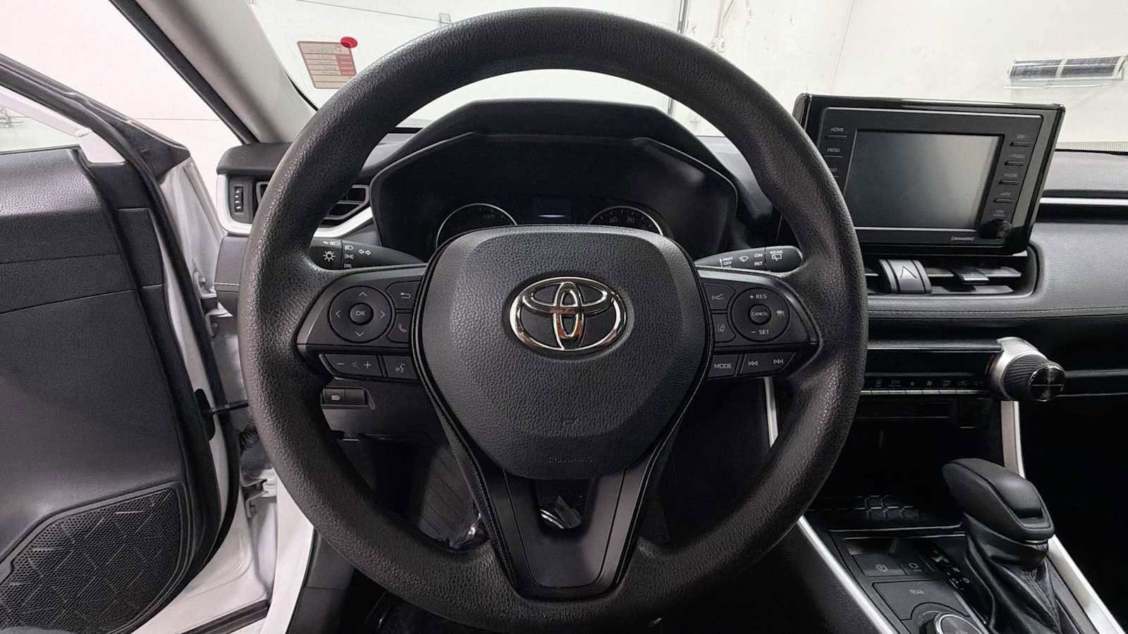 Thumbnail: 2021 Toyota RAV4 - 16