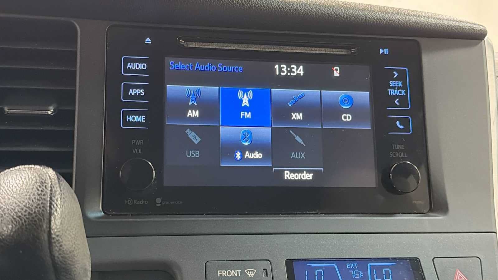Thumbnail: 2015 Toyota Sienna - 17