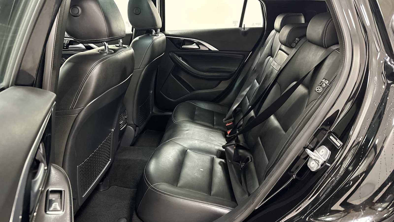 Thumbnail: 2018 INFINITI QX30 - 25