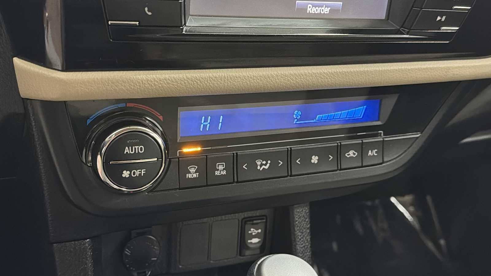 Thumbnail: 2014 Toyota Corolla - 20