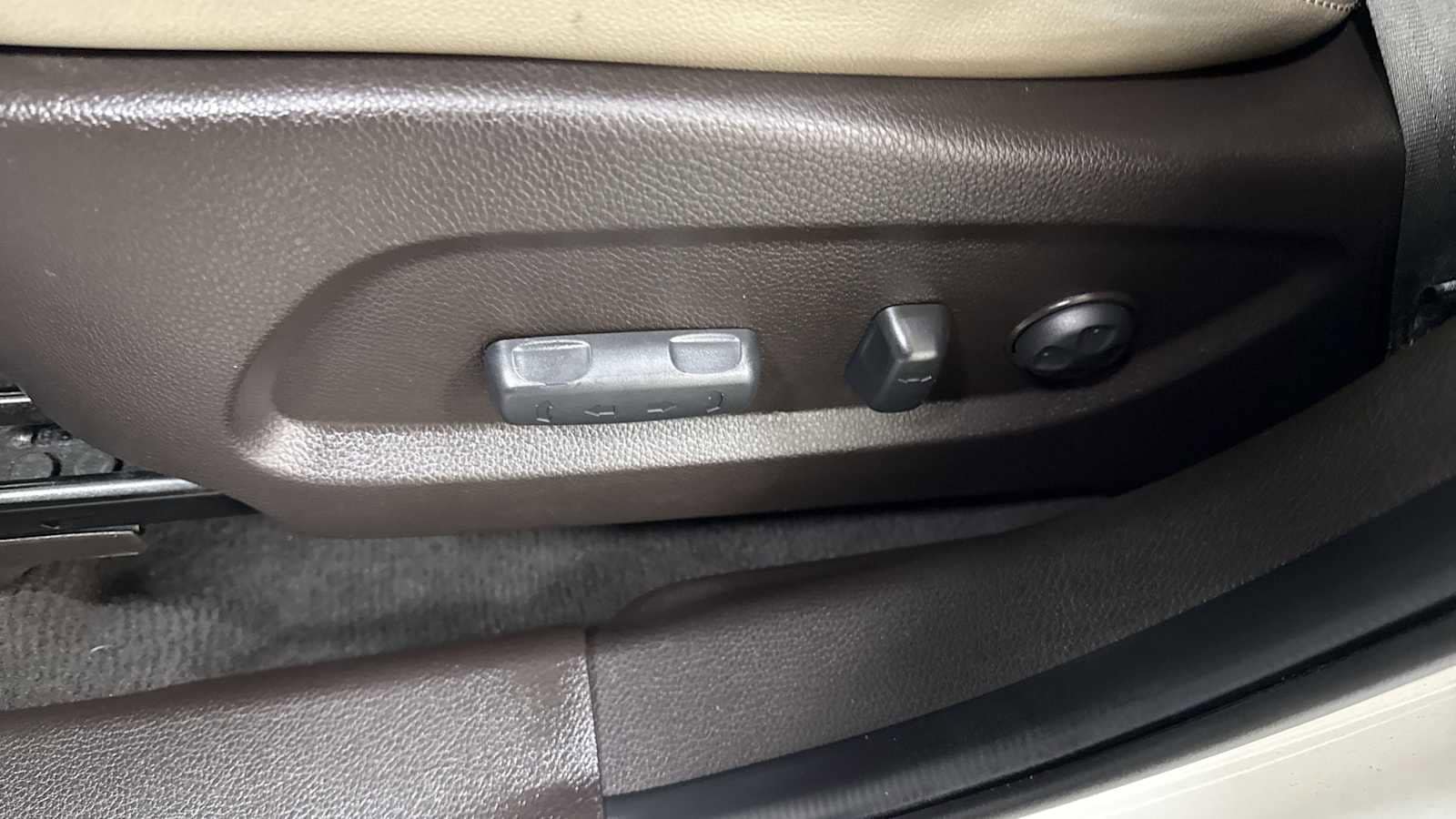 Thumbnail: 2017 Hyundai Santa Fe - 14