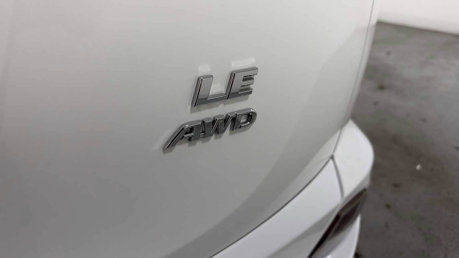 Thumbnail: 2017 Toyota RAV4 - 27