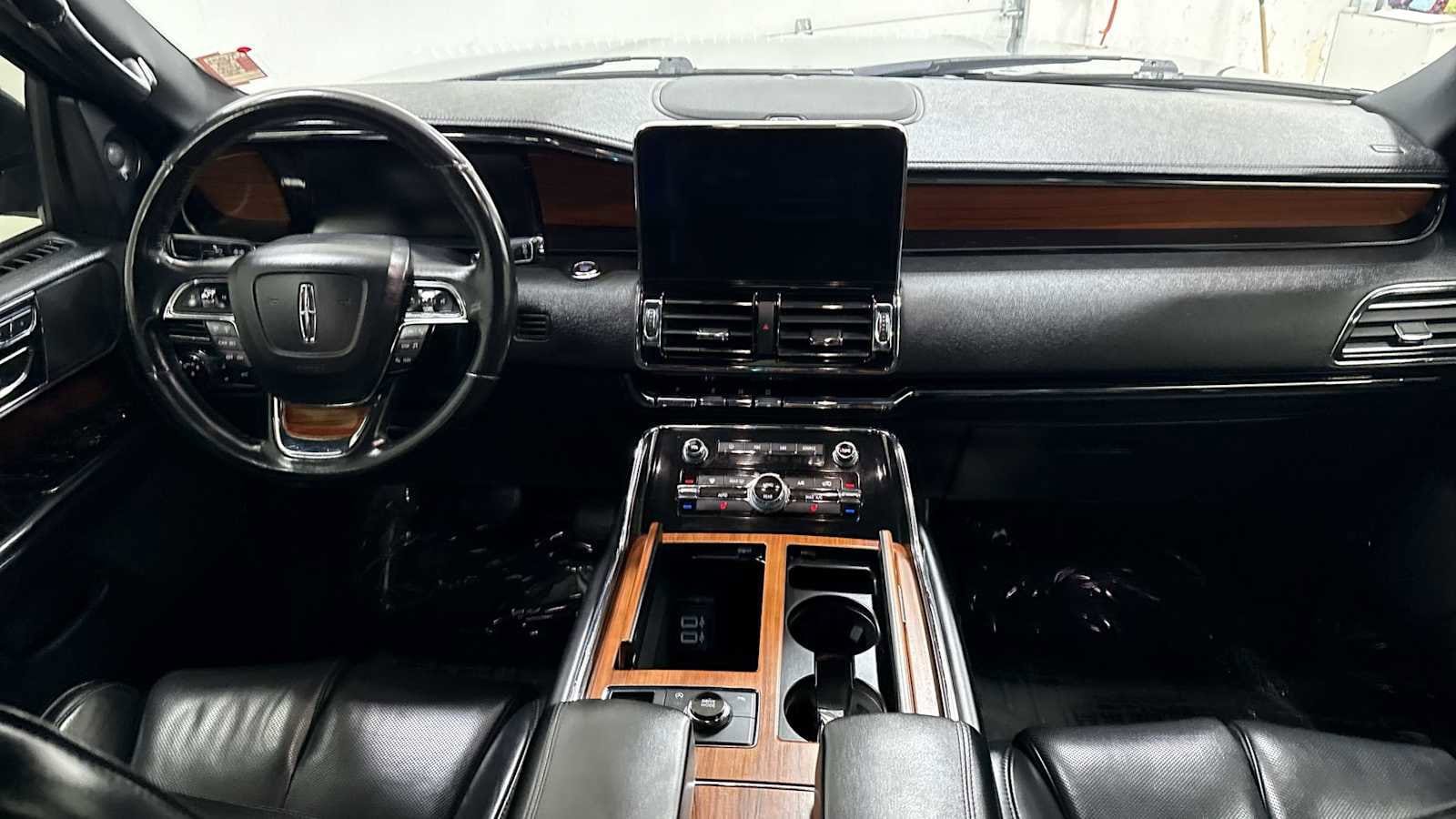 Thumbnail: 2019 Lincoln Navigator - 27