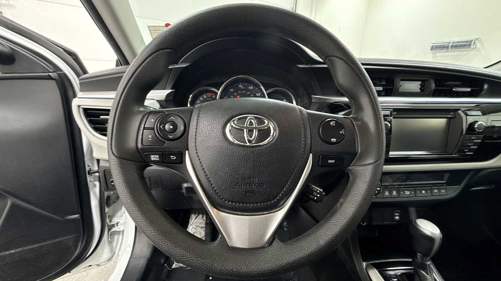 Thumbnail: 2015 Toyota Corolla - 16