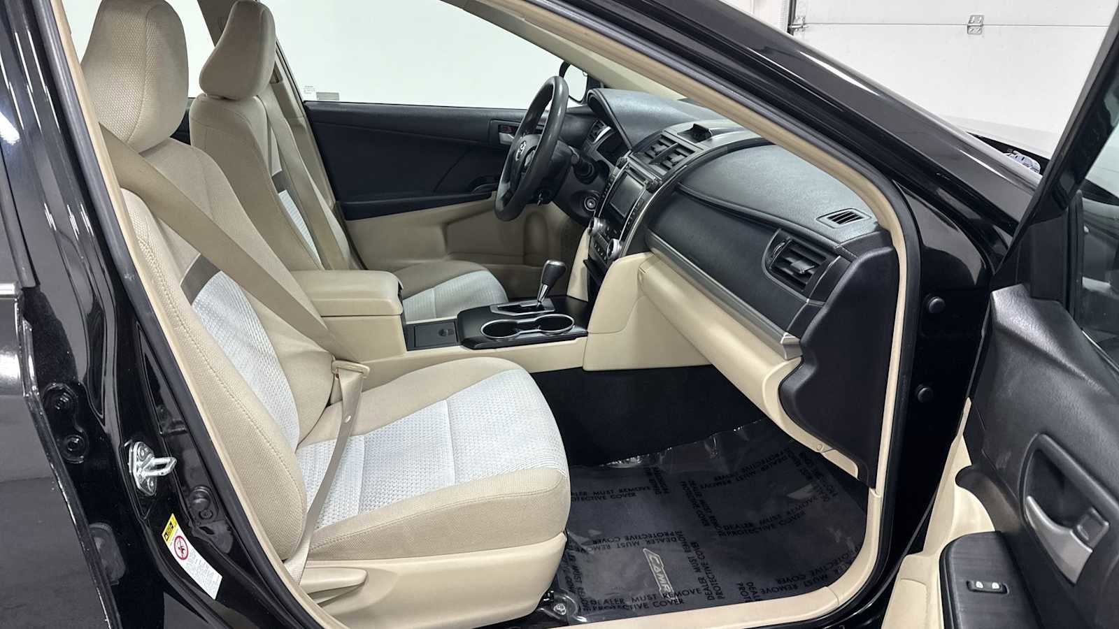 Thumbnail: 2012 Toyota Camry - 27