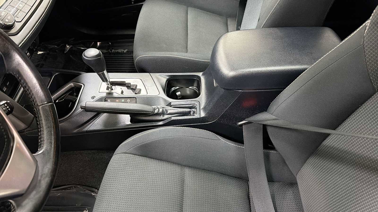 Thumbnail: 2018 Toyota RAV4 - 22