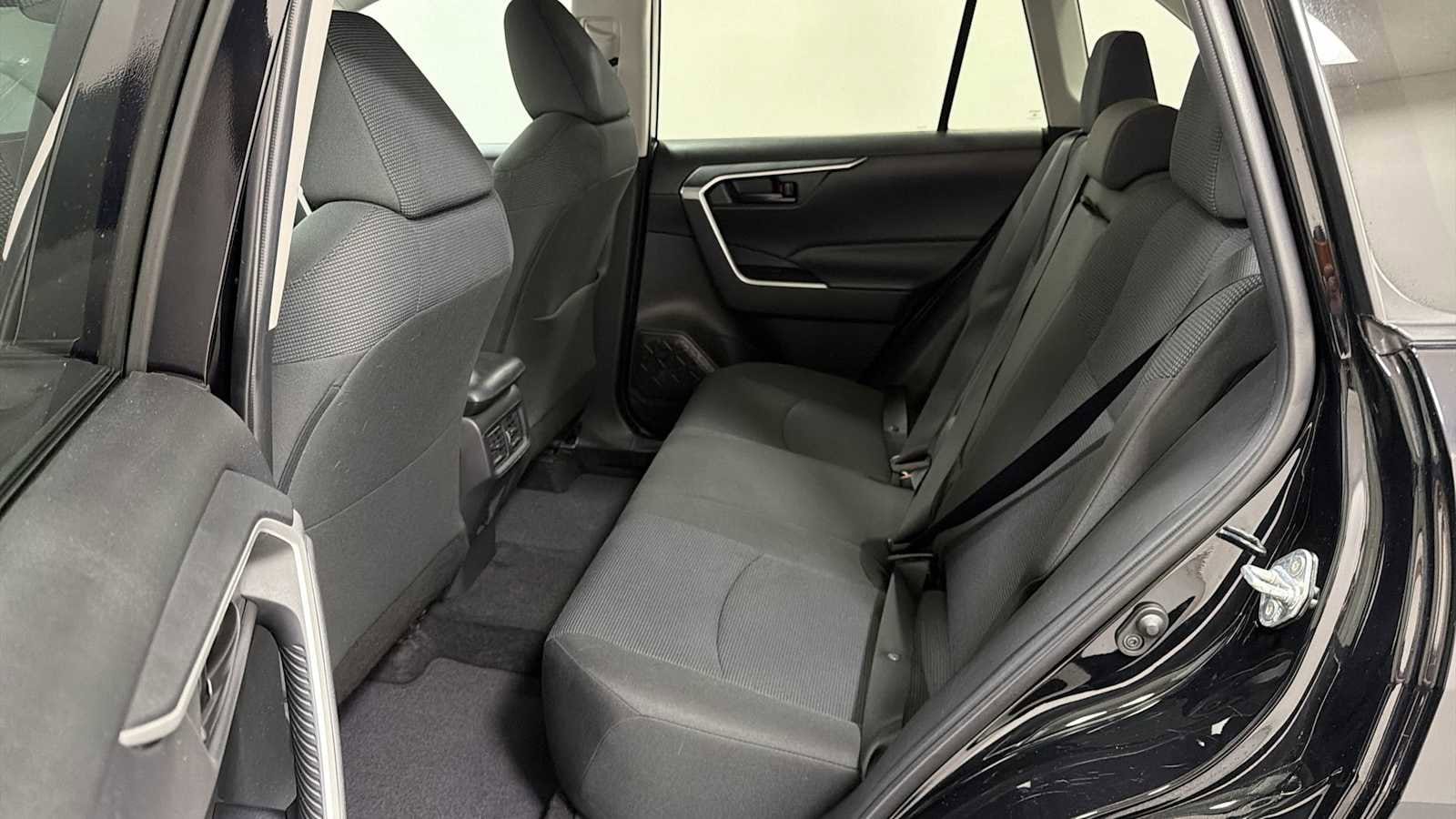 Thumbnail: 2022 Toyota RAV4 - 23