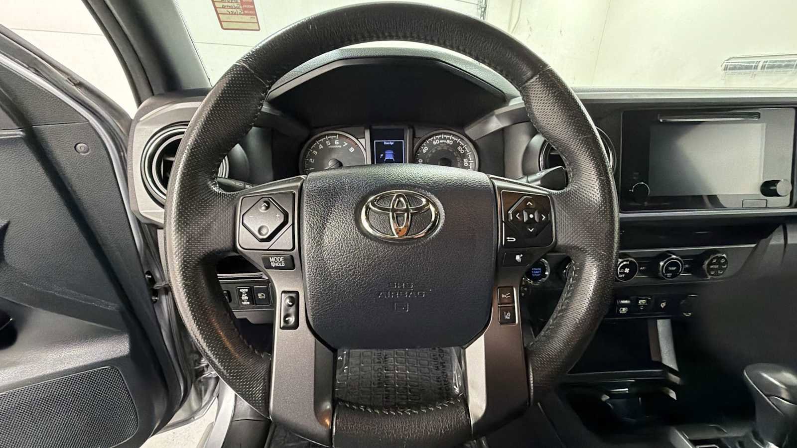 Thumbnail: 2018 Toyota Tacoma - 16