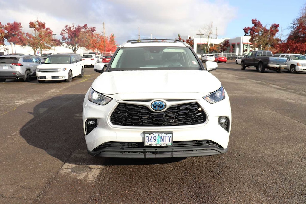 Used 2022 Toyota Highlander Hybrid XLE SUV