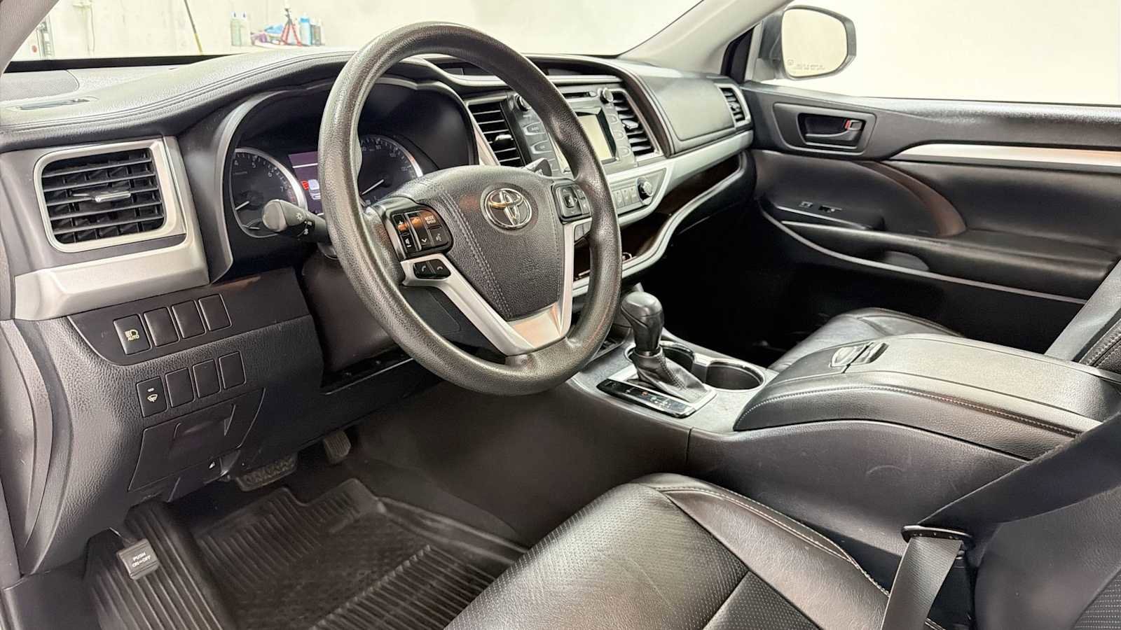 Thumbnail: 2017 Toyota Highlander - 12