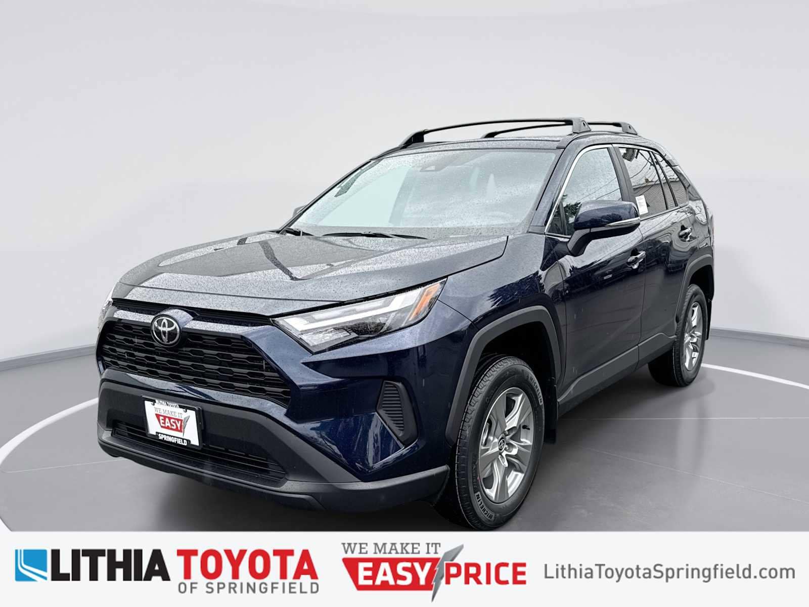2025 Toyota RAV4 XLE's photo