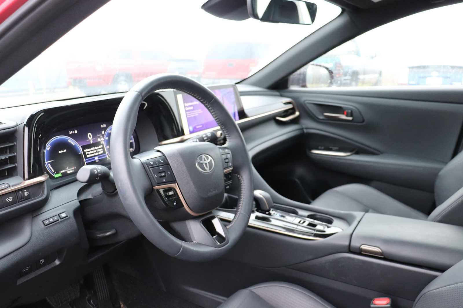 Thumbnail: 2025 Toyota Crown Signia - 10