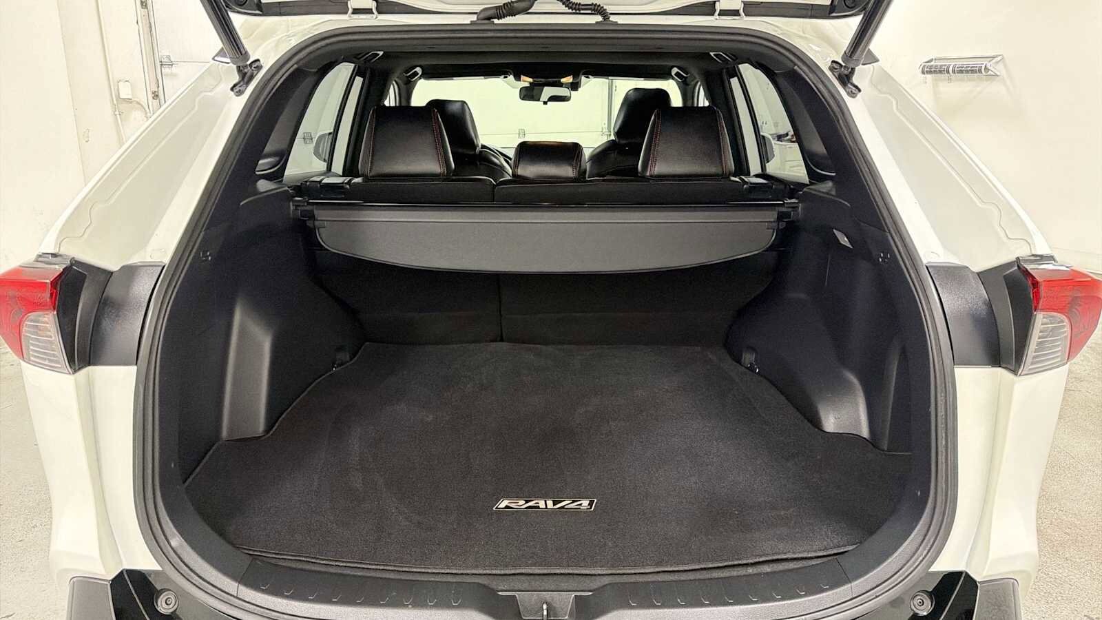 Thumbnail: 2021 Toyota RAV4 - 27