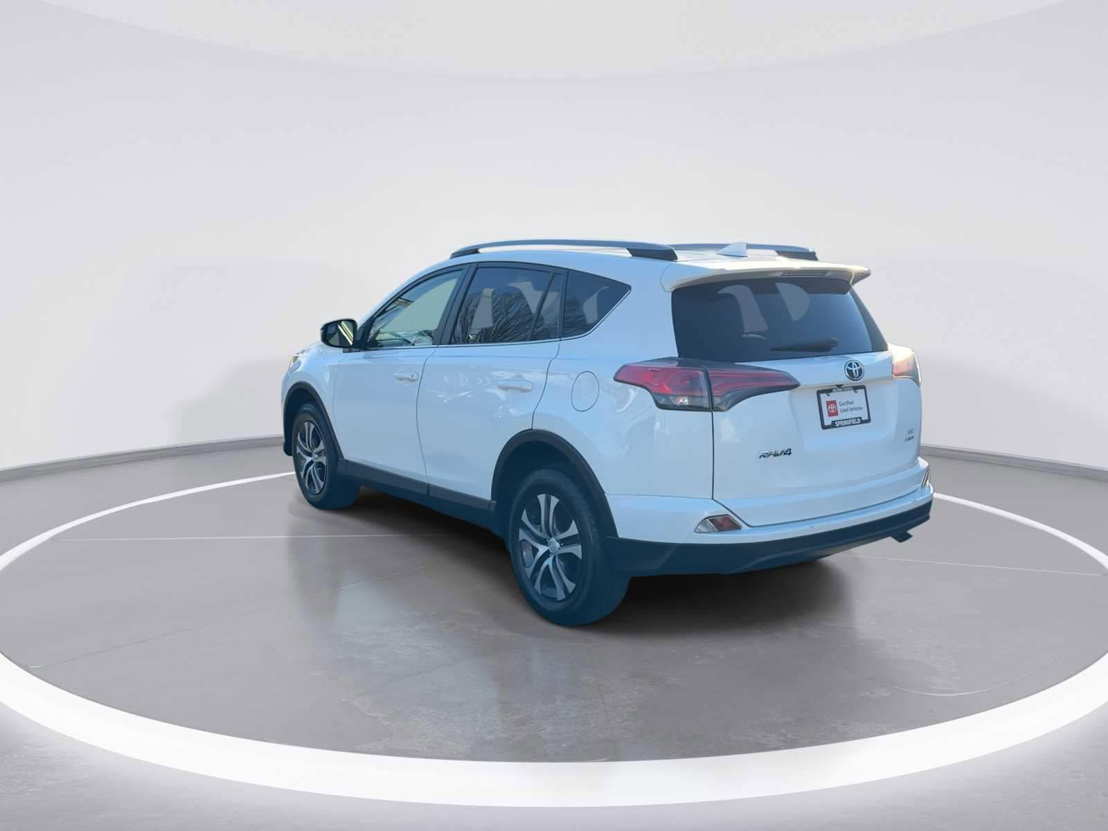 Thumbnail: 2017 Toyota RAV4 - 6