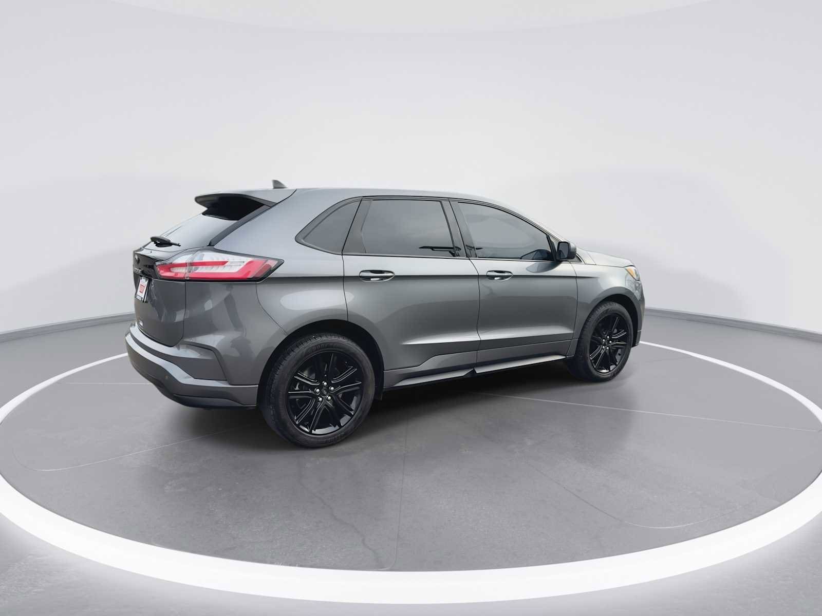 Thumbnail: 2022 Ford Edge - 8