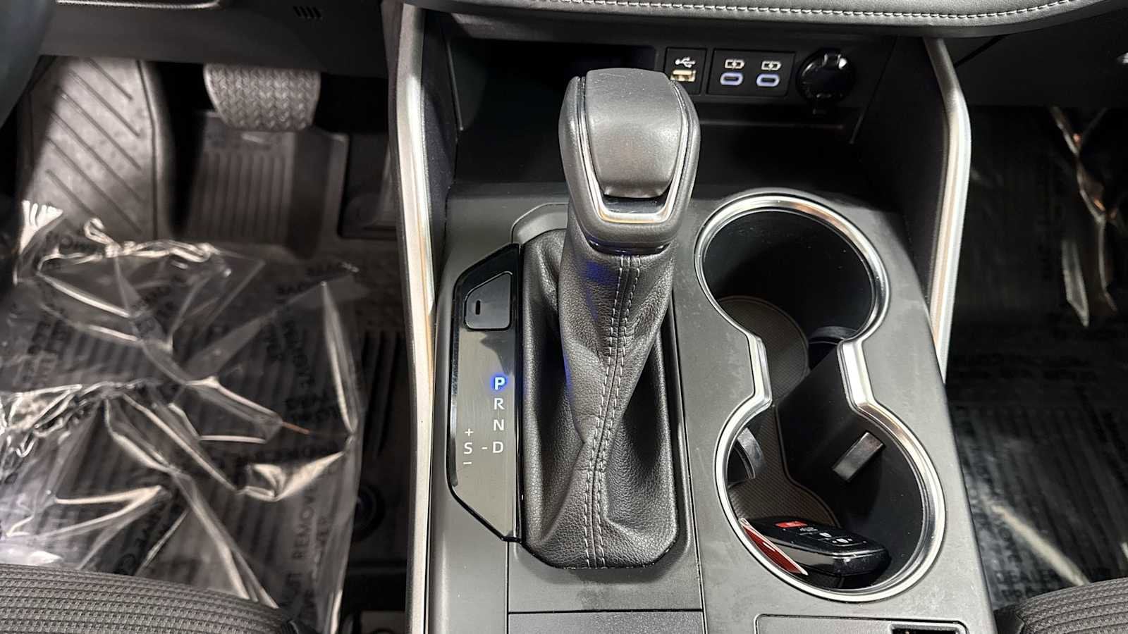 Thumbnail: 2023 Toyota Highlander - 22