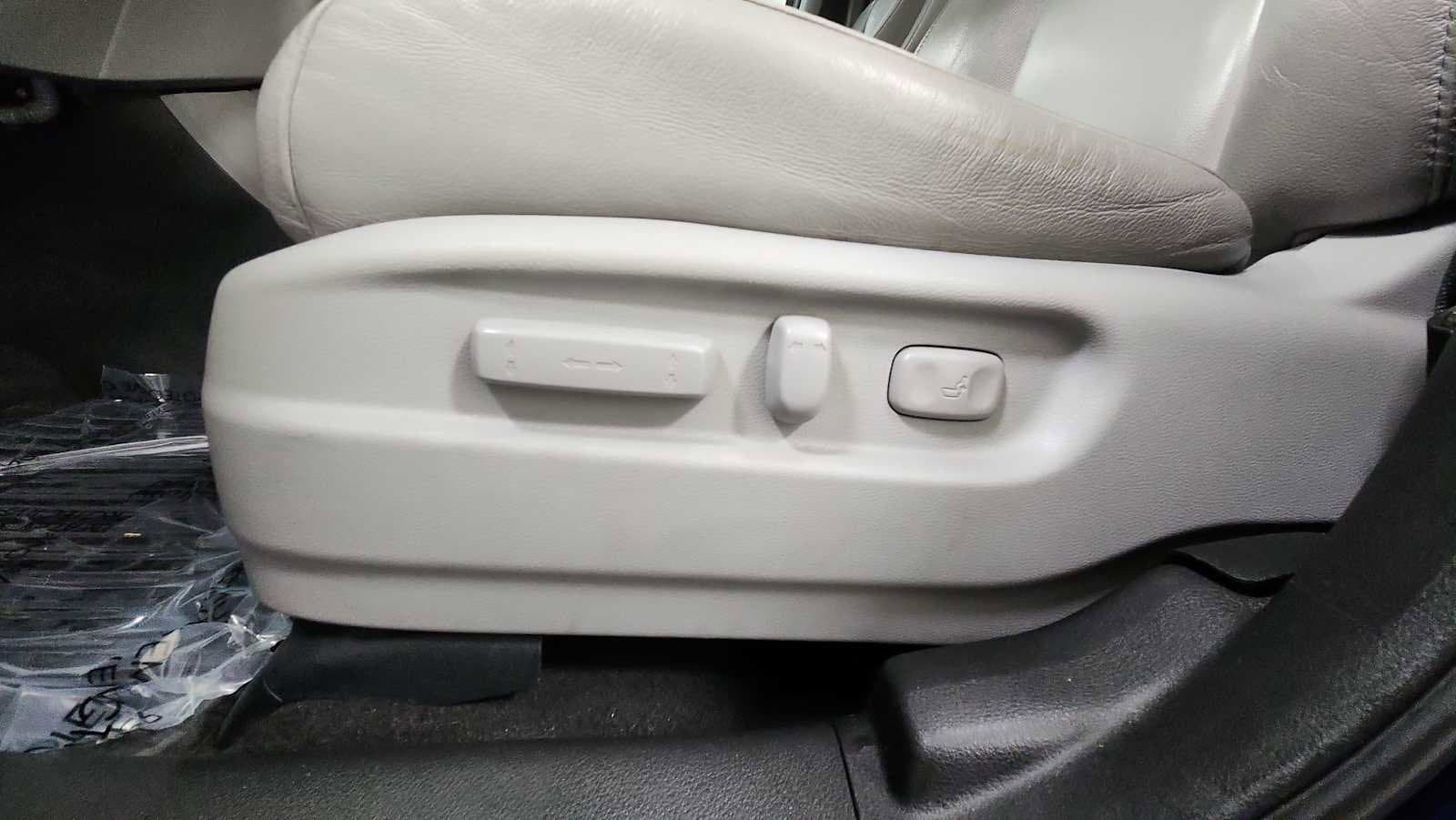 Thumbnail: 2017 Honda Pilot - 14