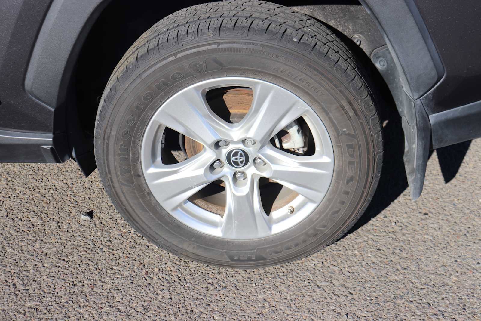 Thumbnail: 2021 Toyota RAV4 - 9