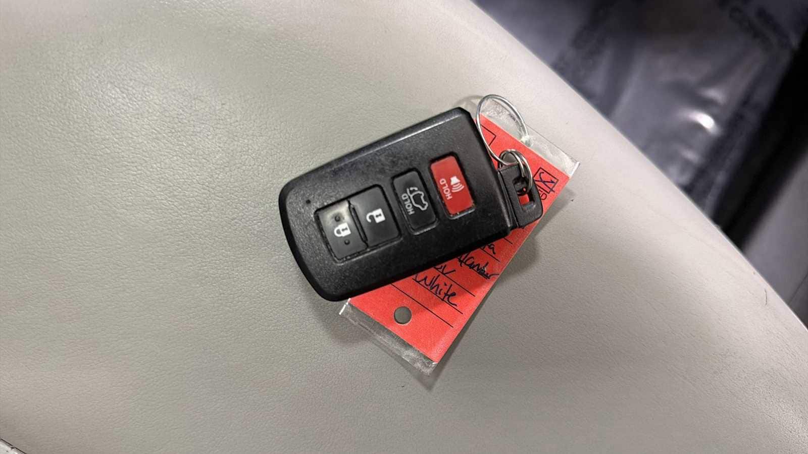 Thumbnail: 2017 Toyota Highlander - 33