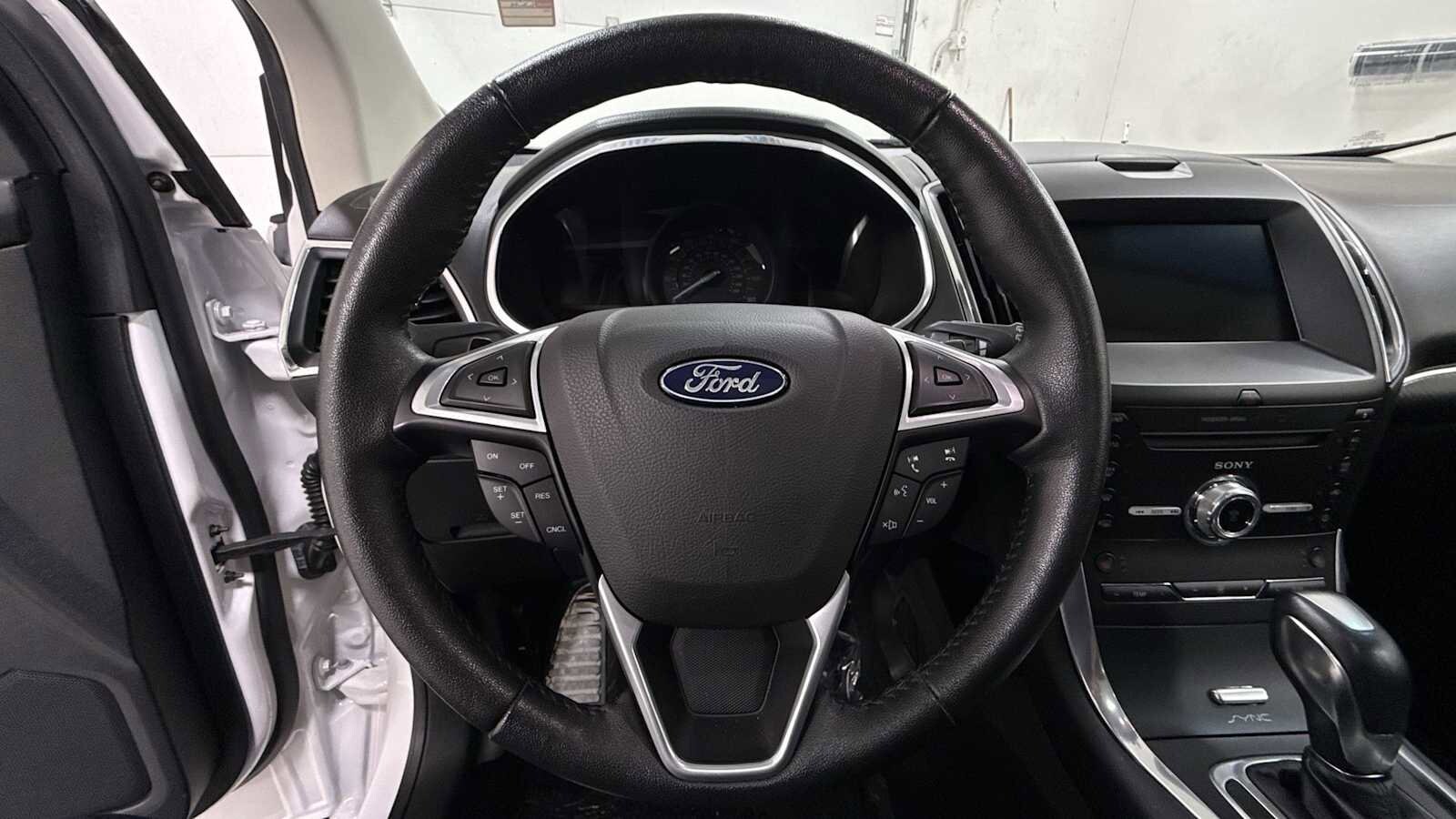 Thumbnail: 2018 Ford Edge - 16