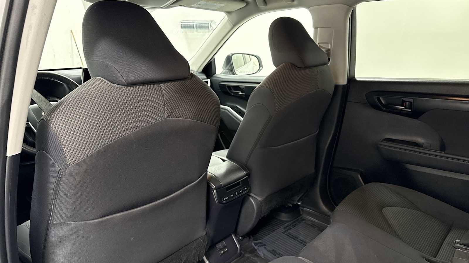 Thumbnail: 2023 Toyota Highlander - 26