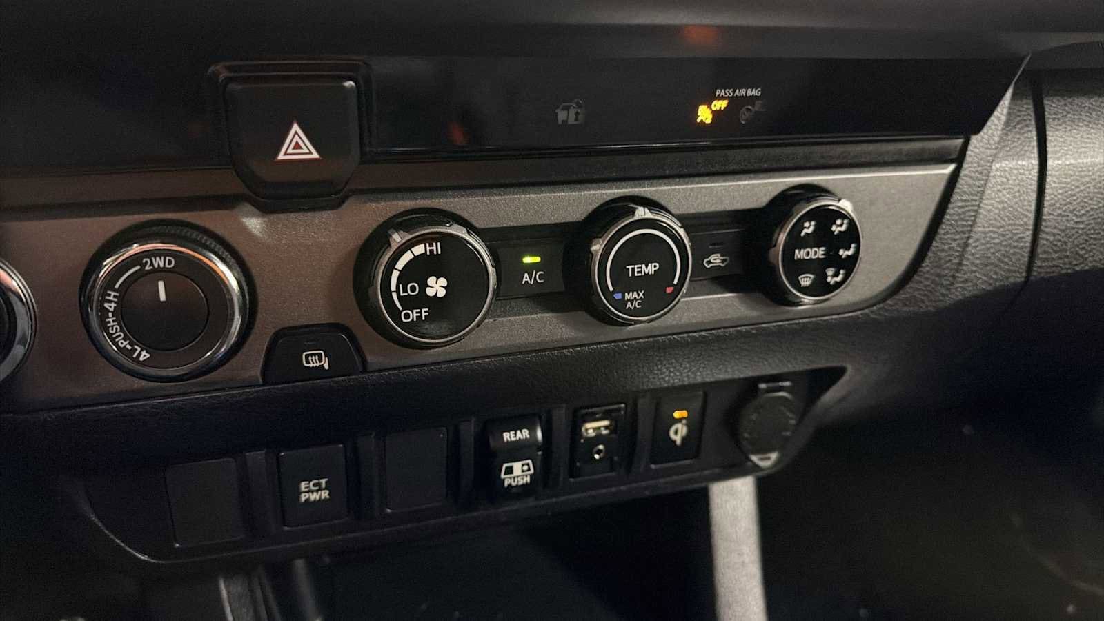 Thumbnail: 2018 Toyota Tacoma - 21