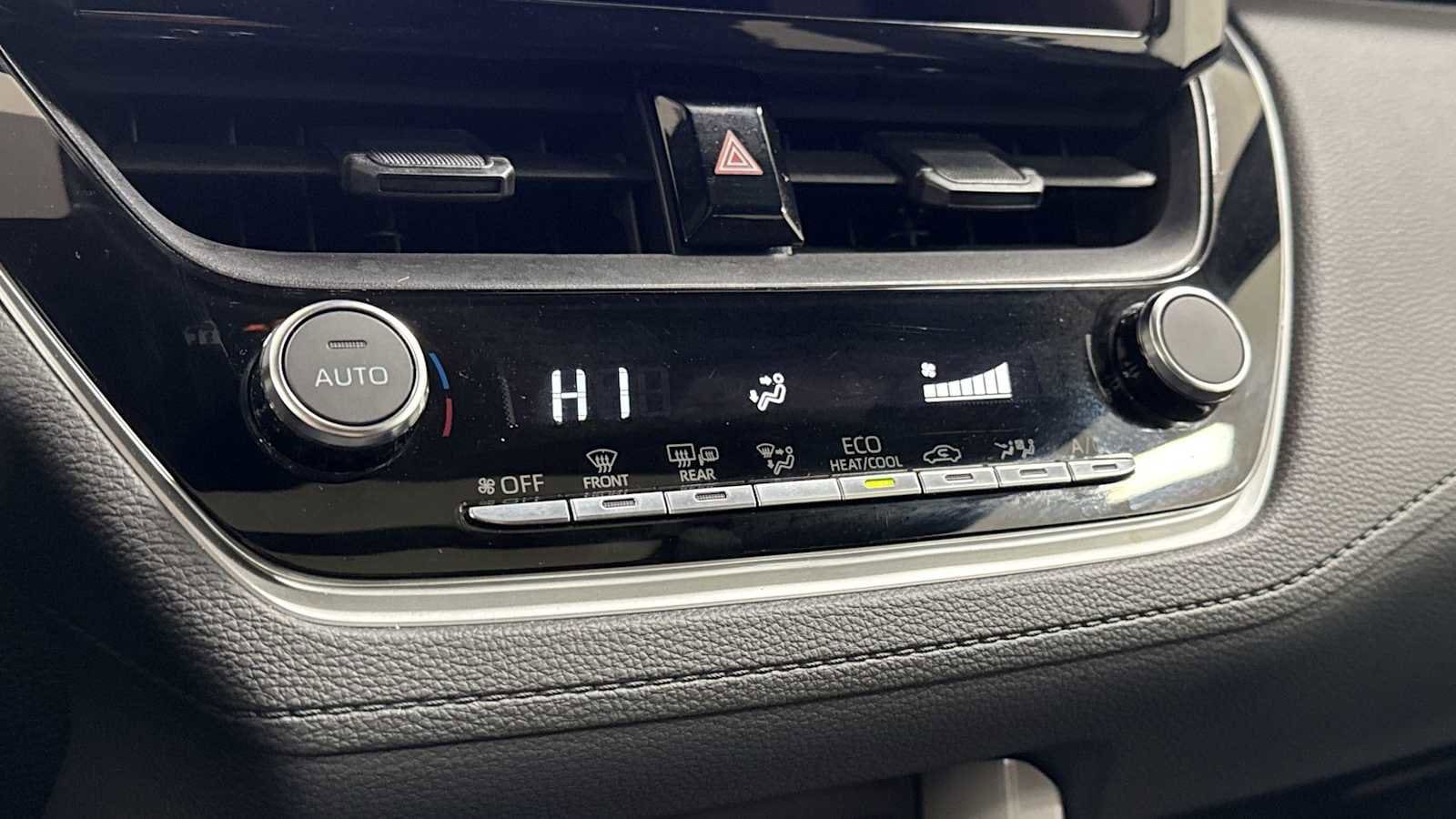 Thumbnail: 2025 Toyota Corolla Cross - 21