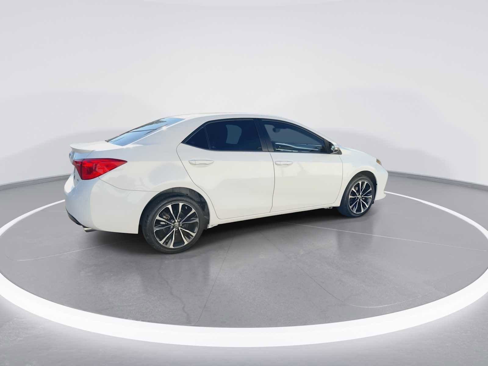Thumbnail: 2019 Toyota Corolla - 8