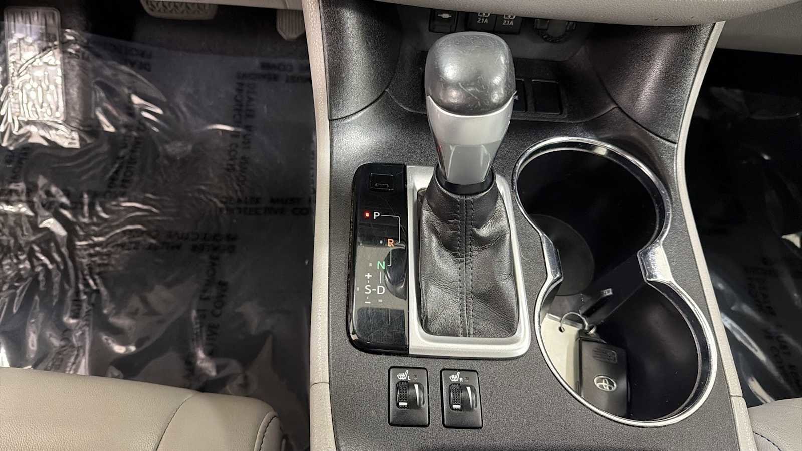 Thumbnail: 2017 Toyota Highlander - 21