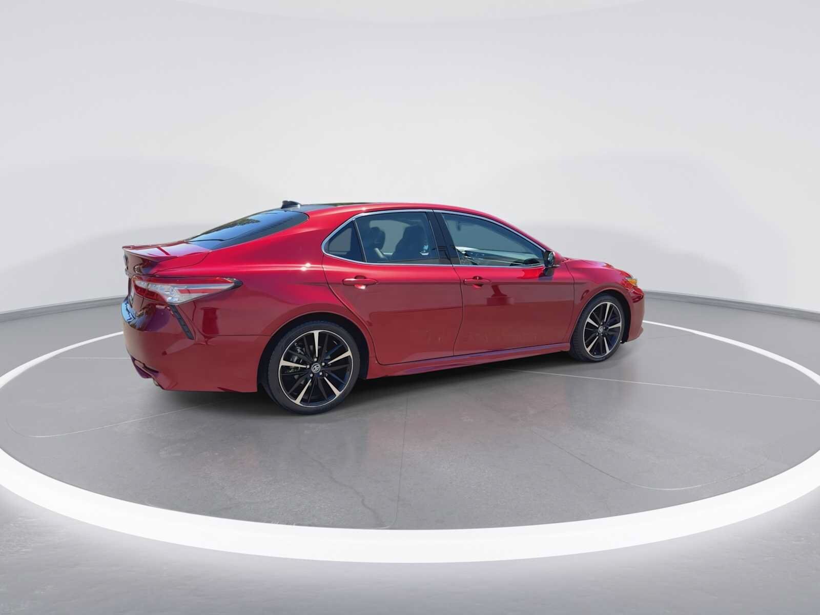 Thumbnail: 2018 Toyota Camry - 8