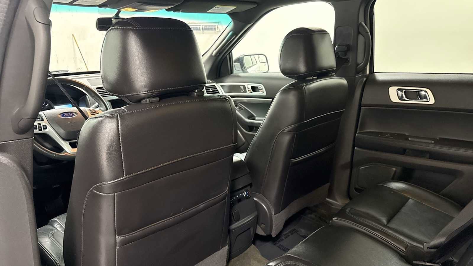 Thumbnail: 2013 Ford Explorer - 25