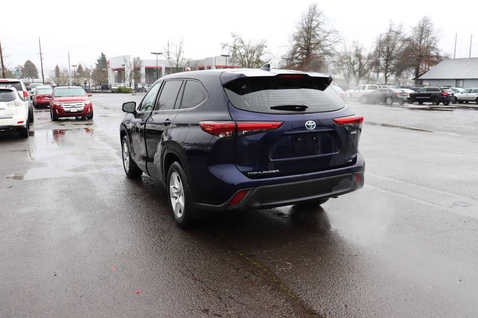 Thumbnail: 2021 Toyota Highlander - 7