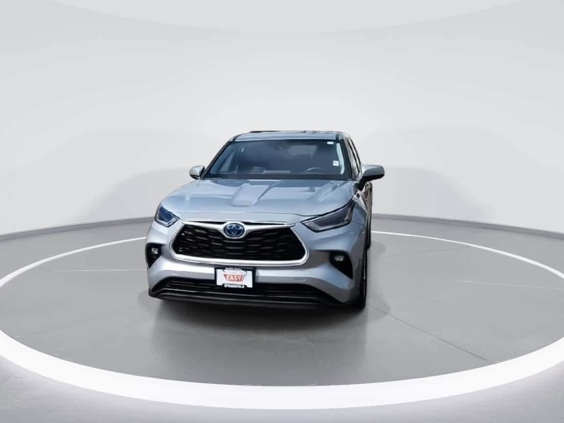 Thumbnail: 2021 Toyota Highlander - 3