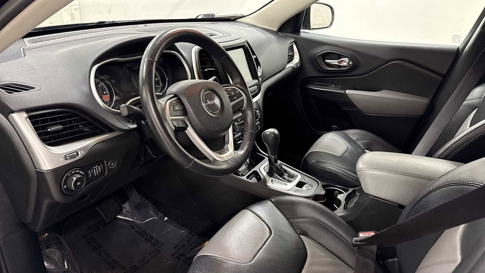 Thumbnail: 2014 Jeep Cherokee - 12