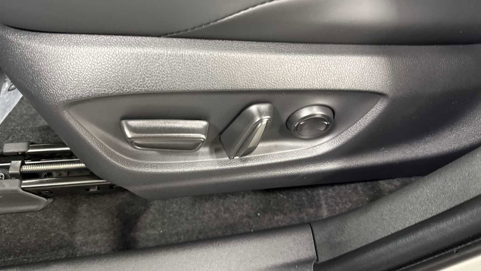 Thumbnail: 2026 Toyota bZ - 14