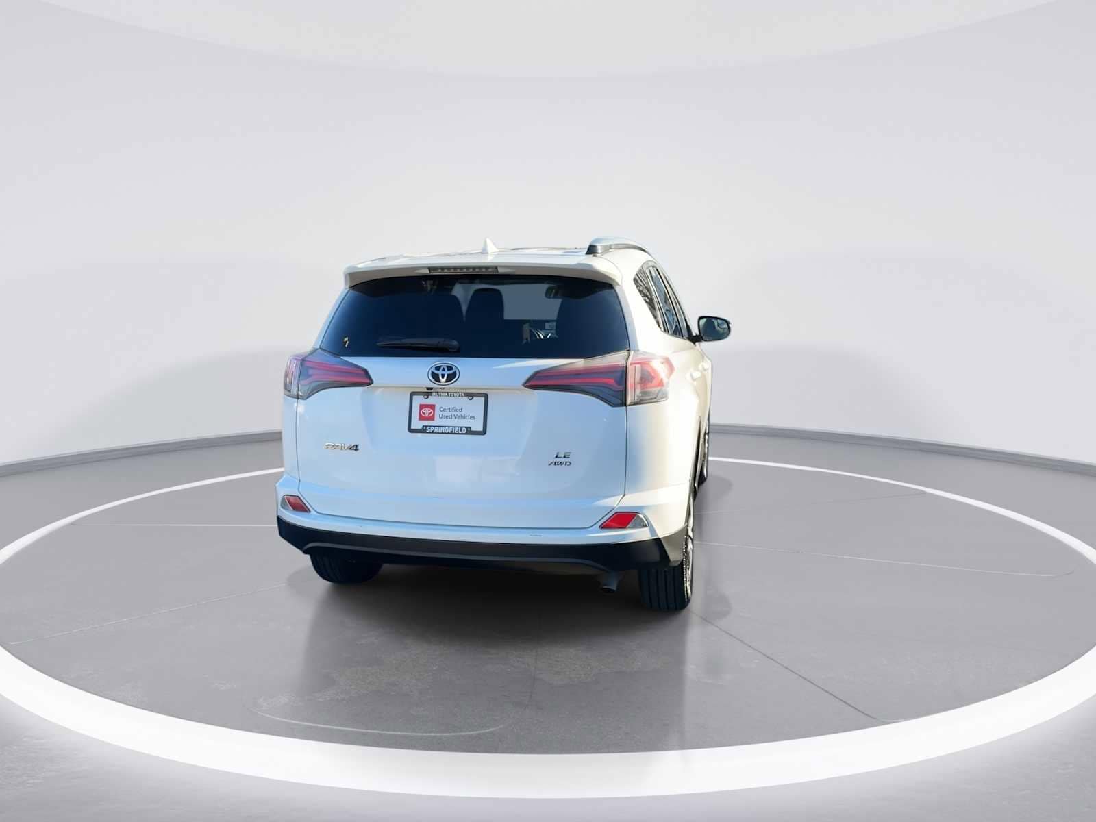 Thumbnail: 2017 Toyota RAV4 - 7