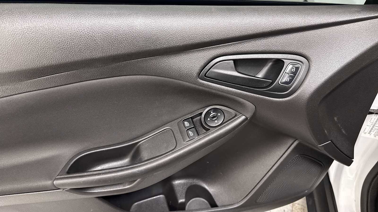 Thumbnail: 2017 Ford Focus - 15