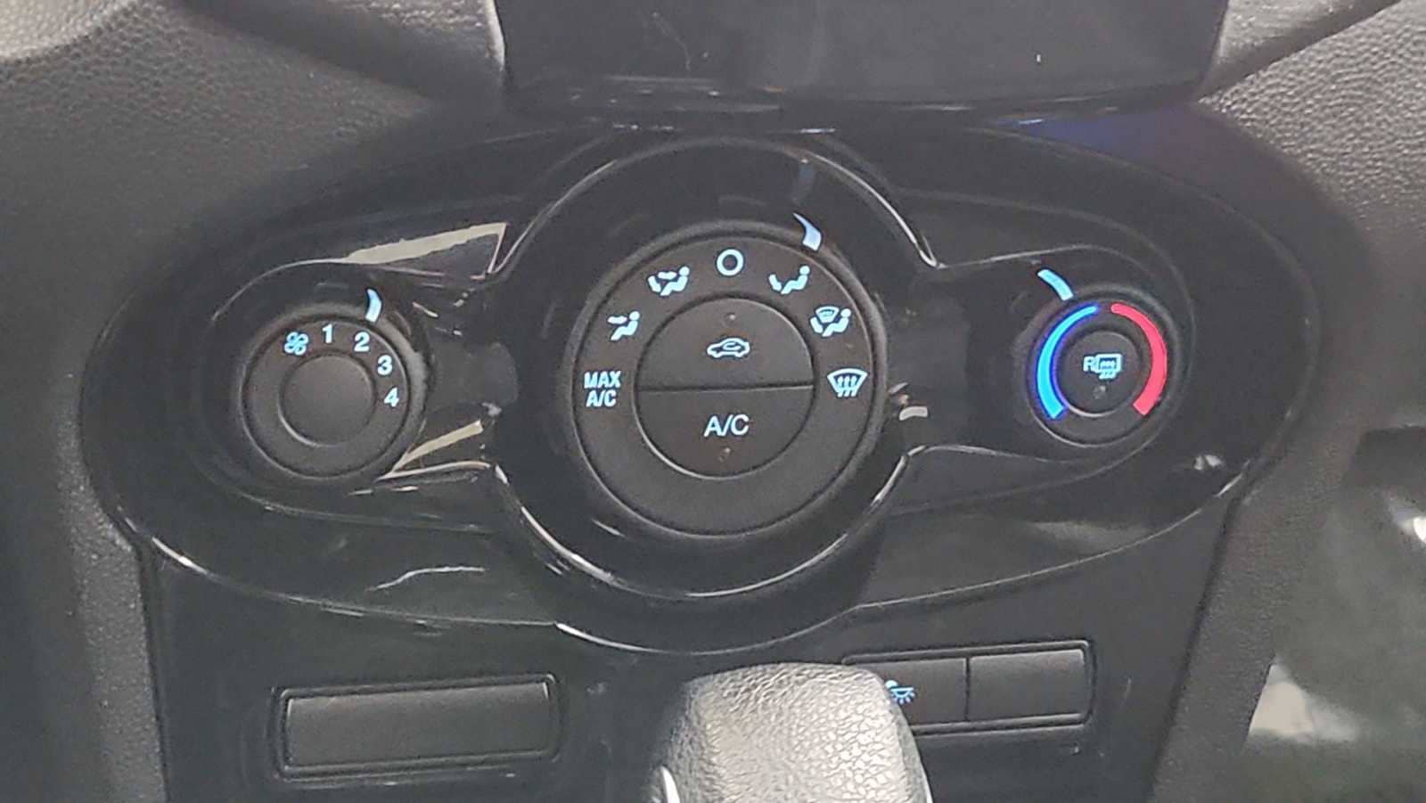 2018 Ford Fiesta SE 20
