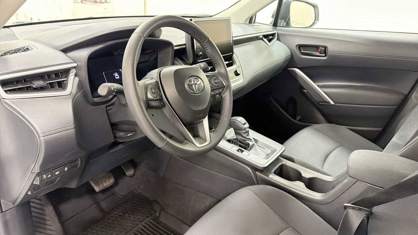 Thumbnail: 2026 Toyota Corolla Cross - 12