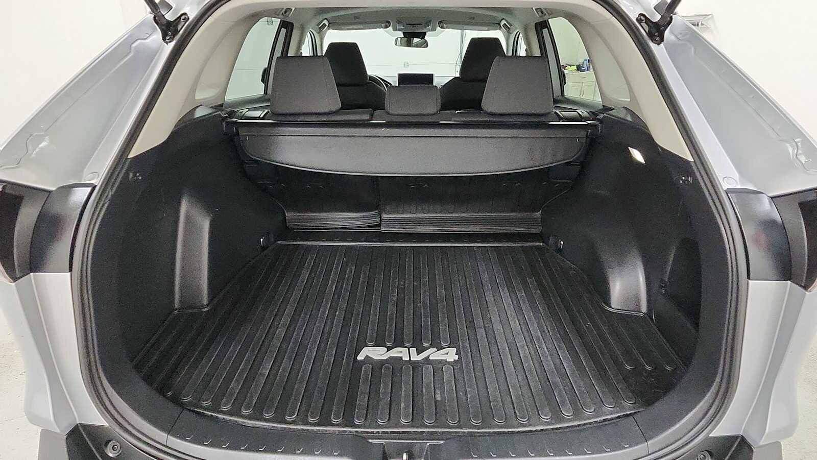 Thumbnail: 2025 Toyota RAV4 - 27