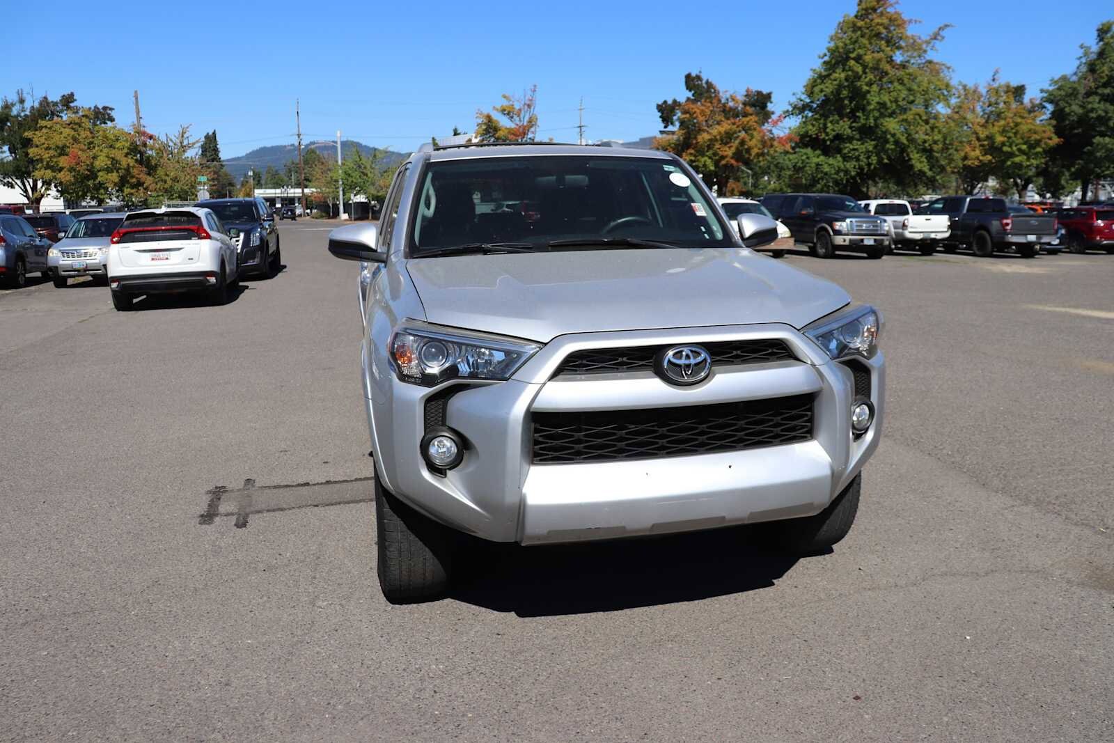 2018 Toyota 4Runner SR5 photo 3