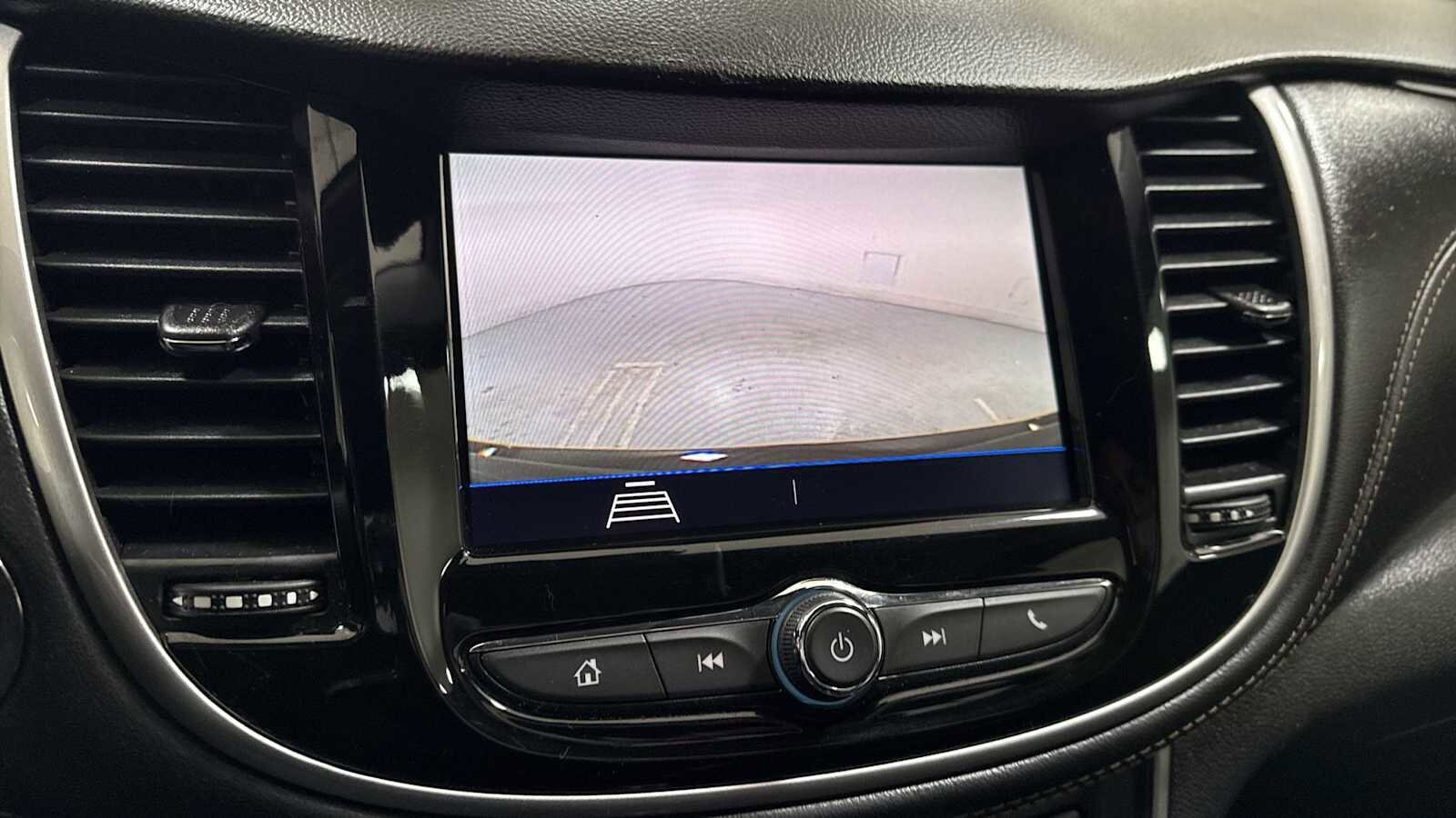 Thumbnail: 2022 Chevrolet Trax - 19