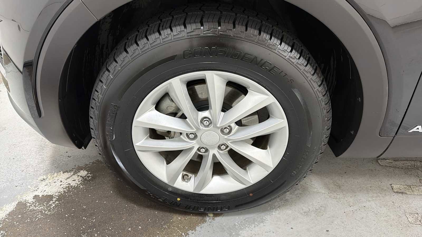 Thumbnail: 2017 Kia Sorento - 10