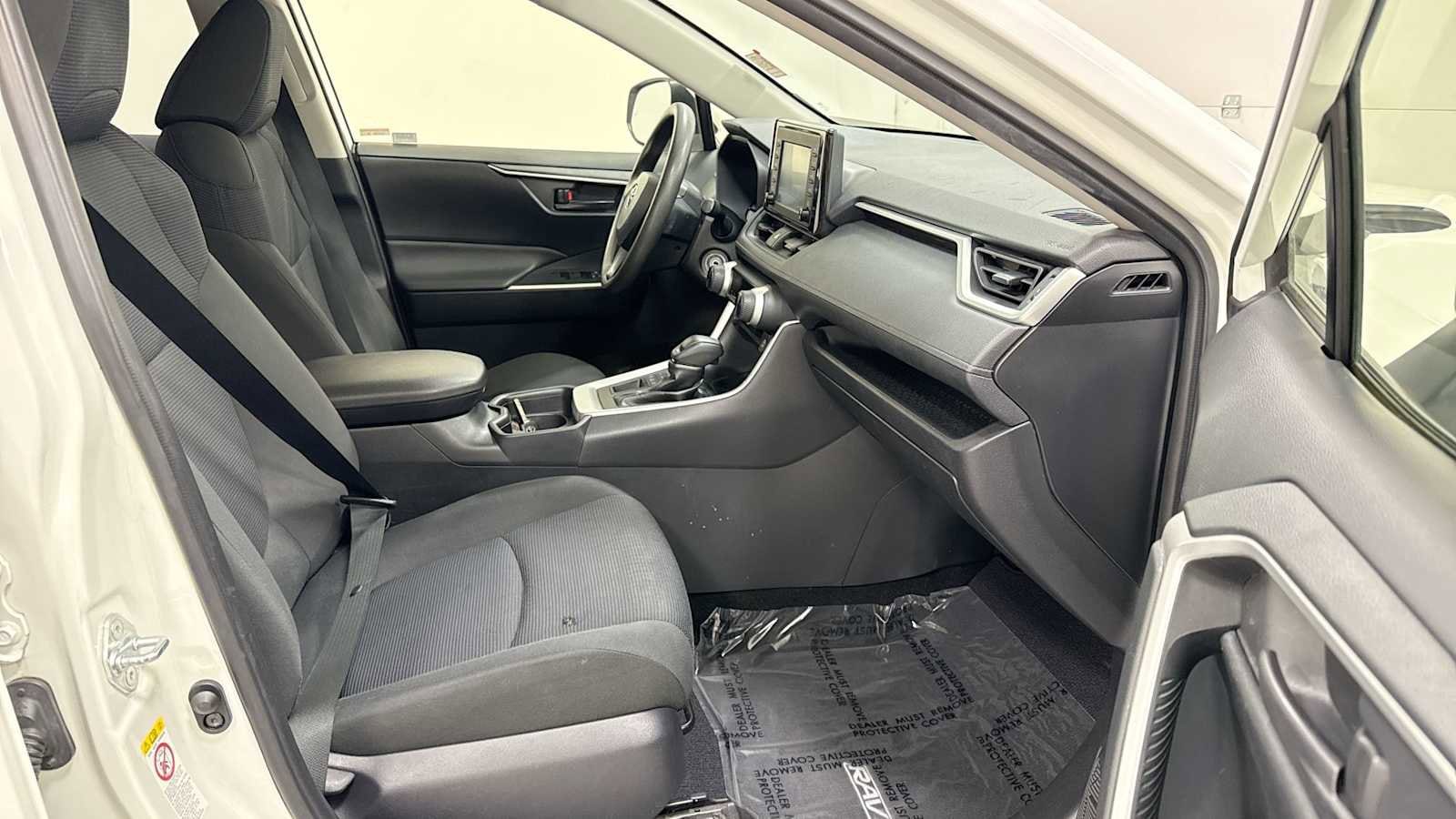 Thumbnail: 2019 Toyota RAV4 - 28