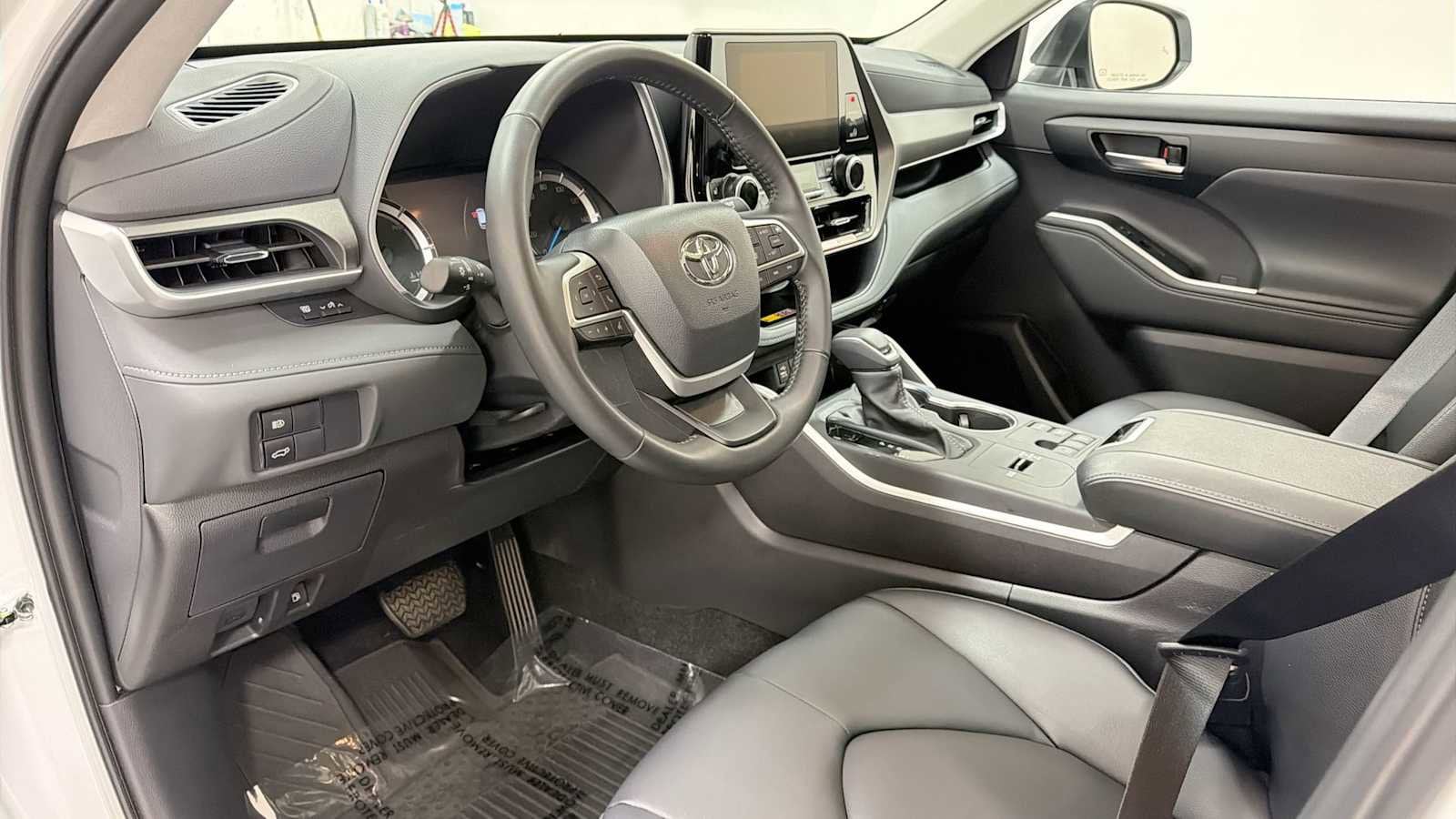 Thumbnail: 2026 Toyota Highlander - 12