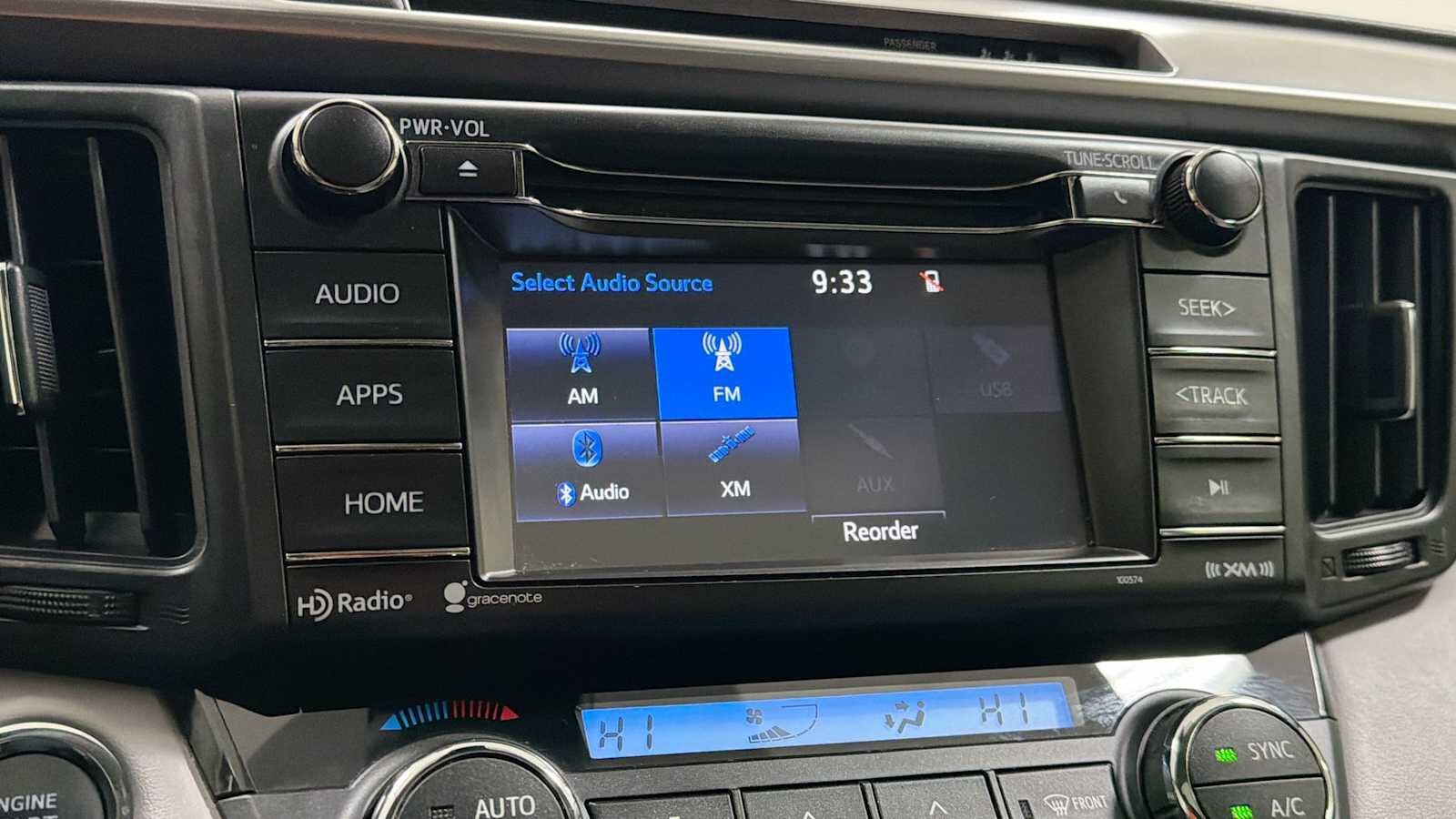Thumbnail: 2018 Toyota RAV4 - 18