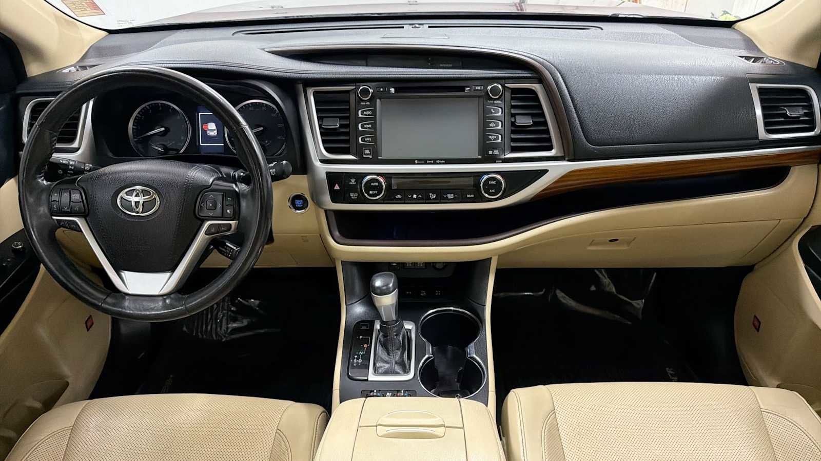 Thumbnail: 2019 Toyota Highlander - 28