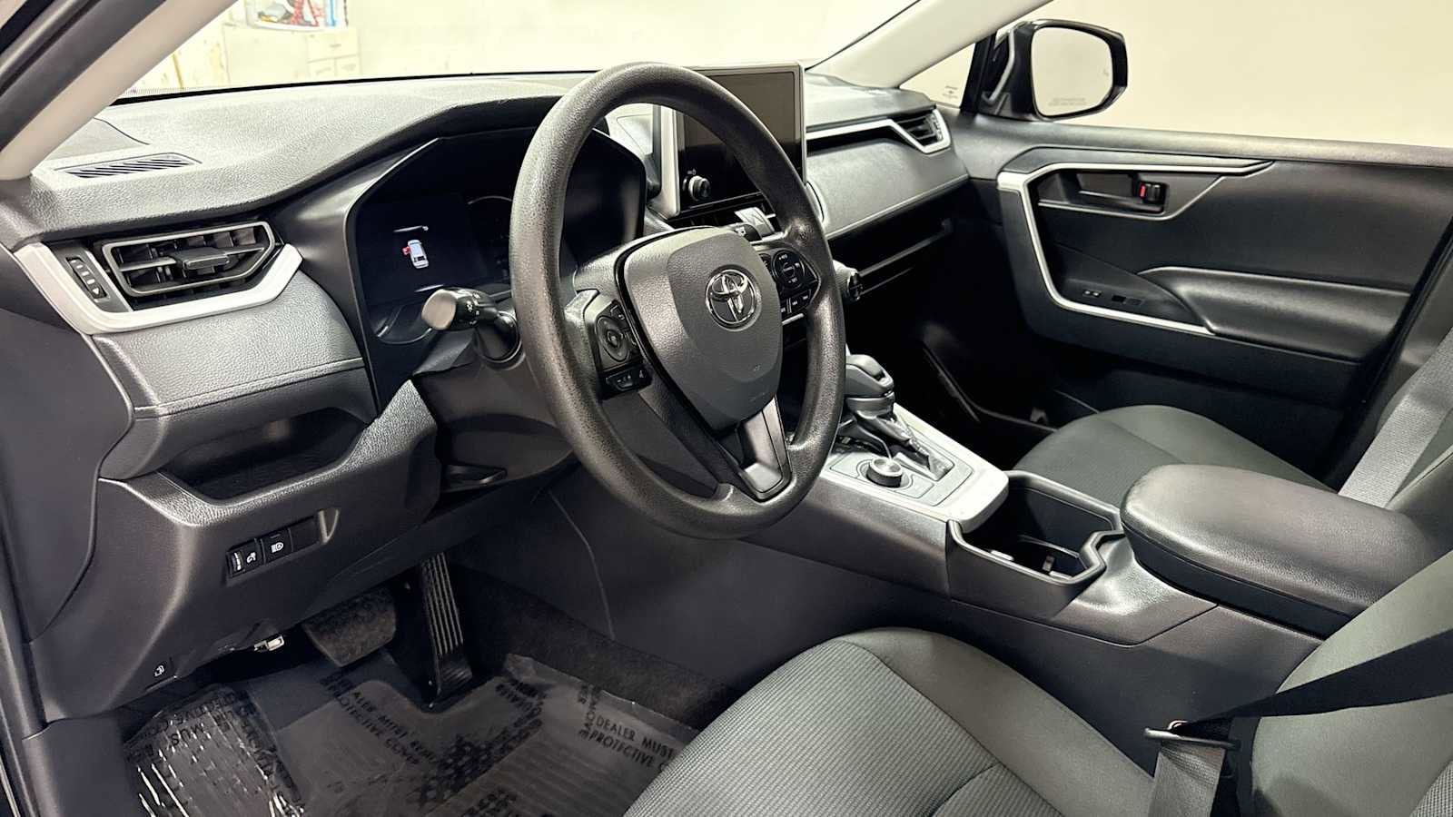 Thumbnail: 2025 Toyota RAV4 - 12